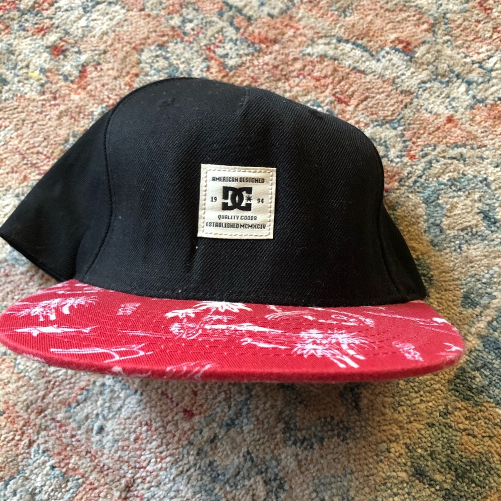 DC SnapBack Hat - Picture 2 of 4